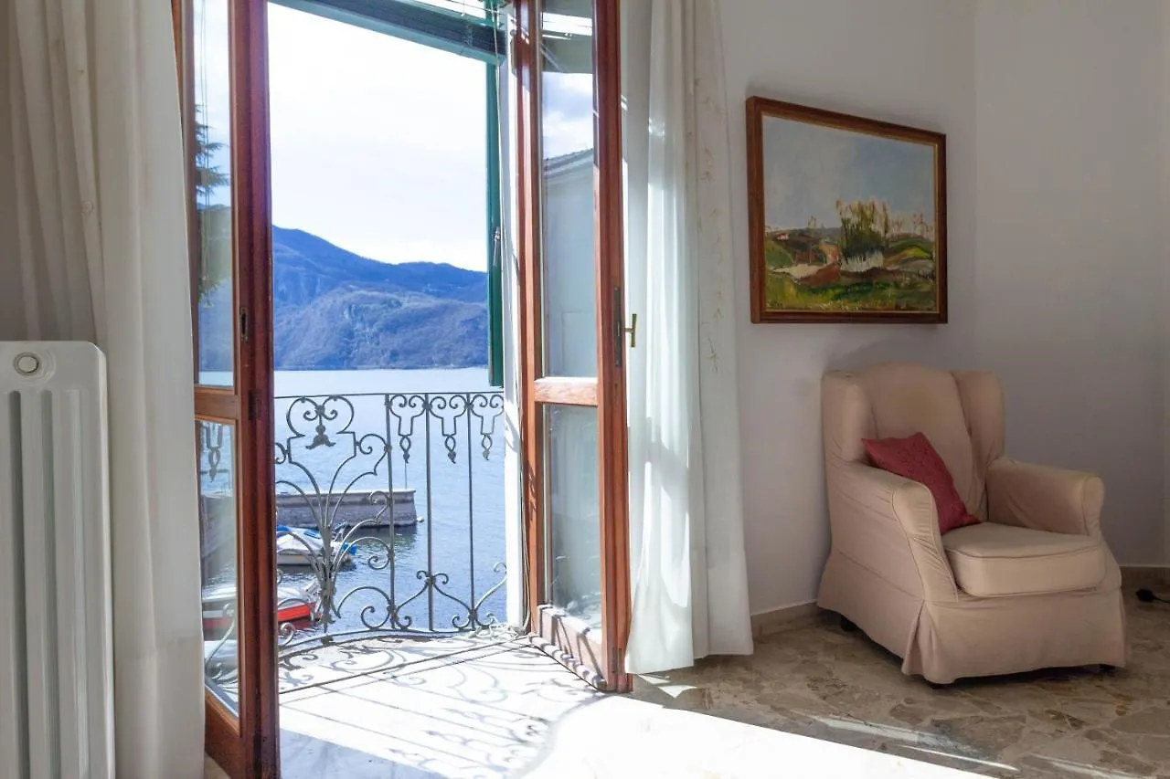 Mamma Ciccia Holiday Home - Lake Front Apartment Mandello del Lario